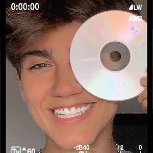 Meet your Posher, Luis